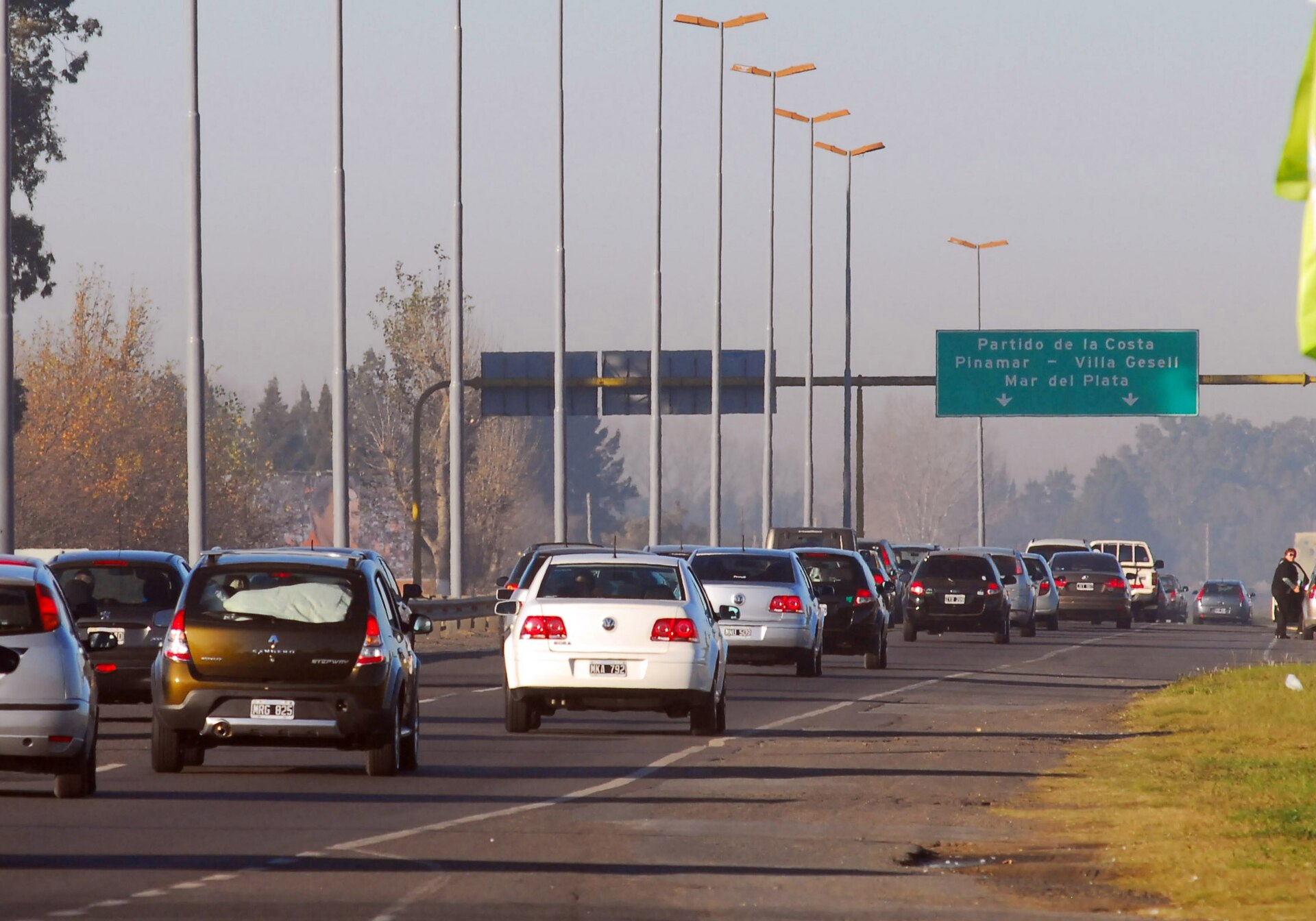 Heavy traffic on an Argentine motorway approaching the Buenos Aires coast