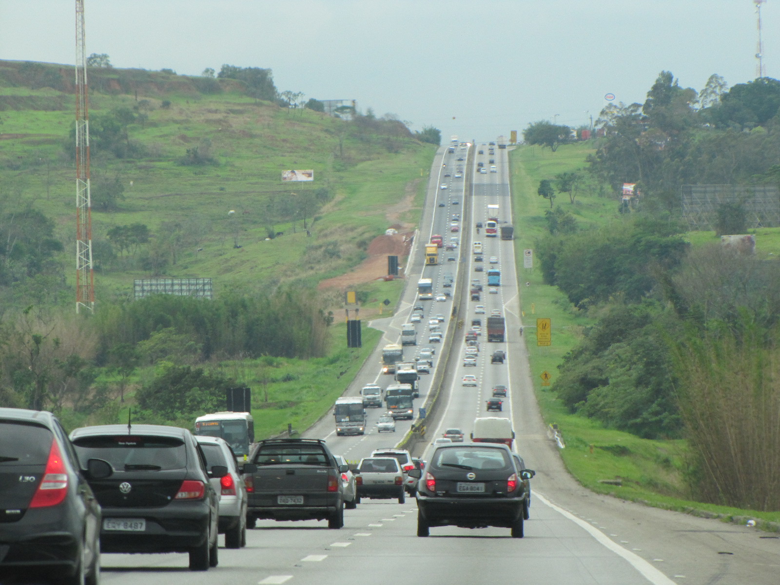 Busy divided Via Dutra highway between São Paulo and Rio de Janeiro