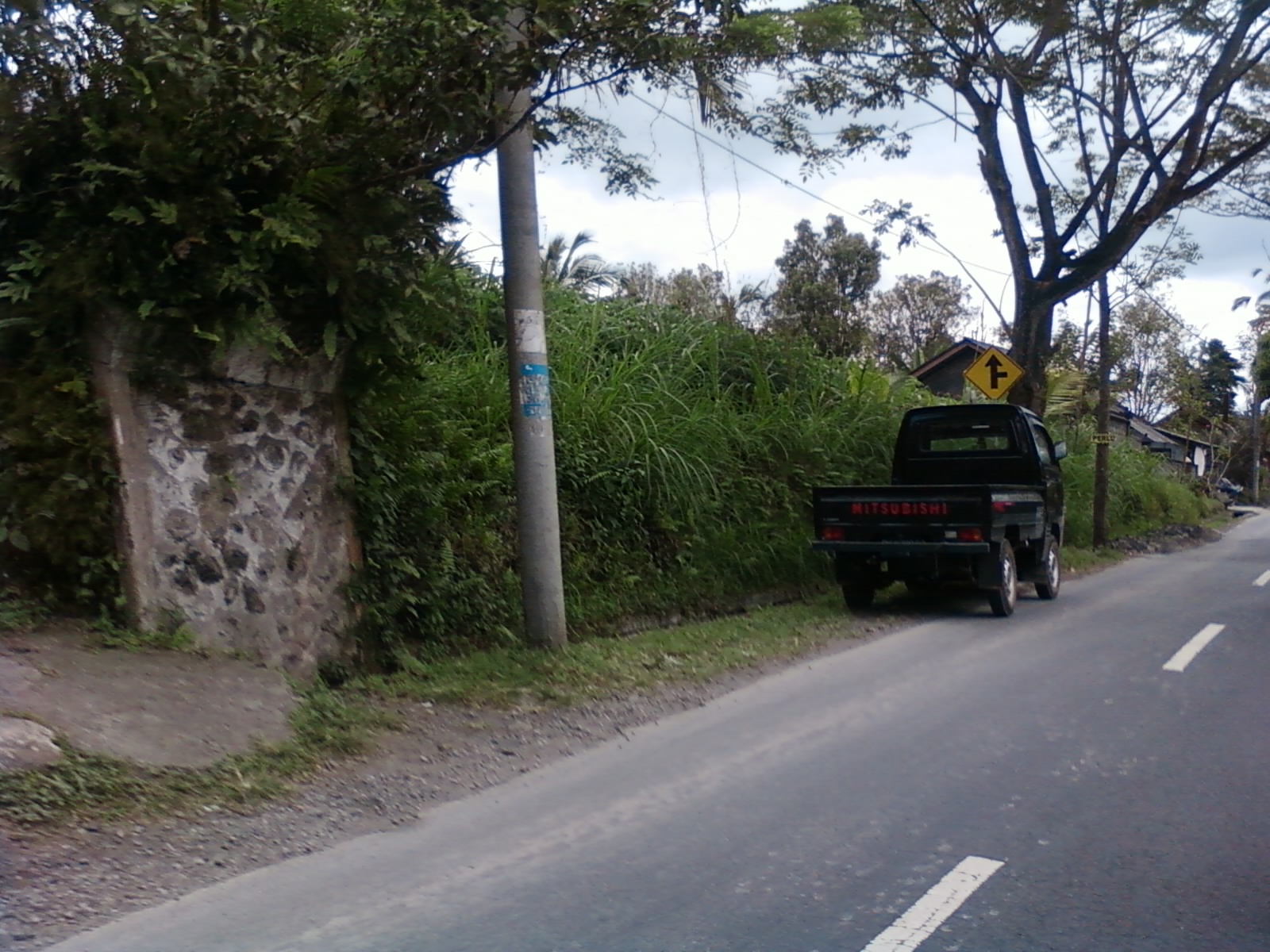 Road from Sidemen to Sibetan in east Bali