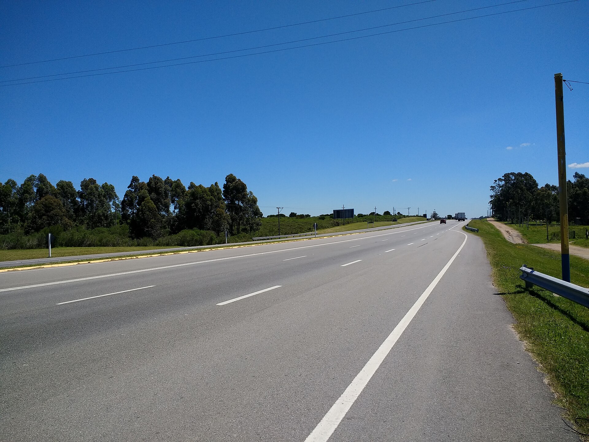 Ruta Interbalnearia near Costa Azul in Uruguay